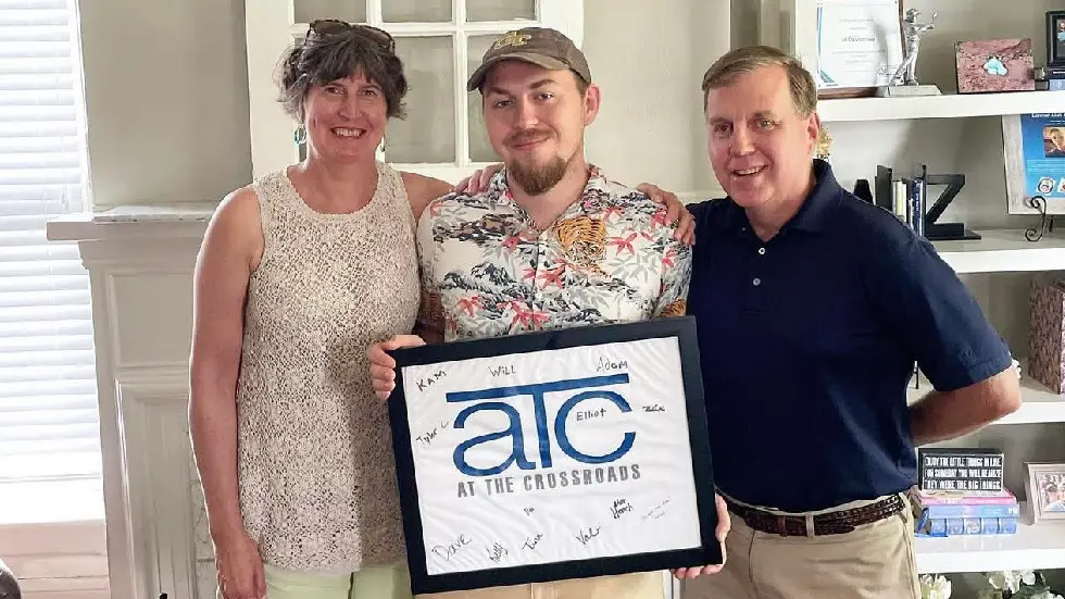 st-george-transitional-living-program-support (1) (1) Support staff working with young adults in a transitional living program in St. George